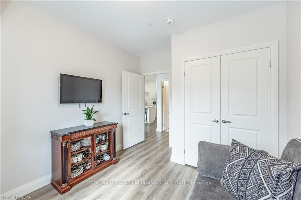 332 Gosling Gardens, #314