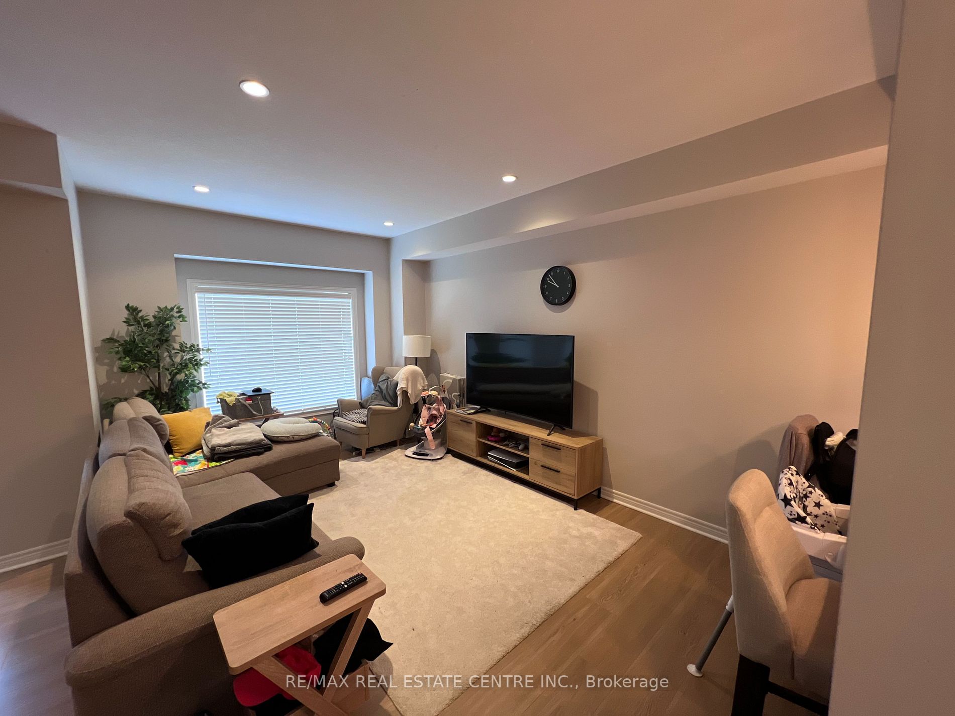 7 Waterview Dr