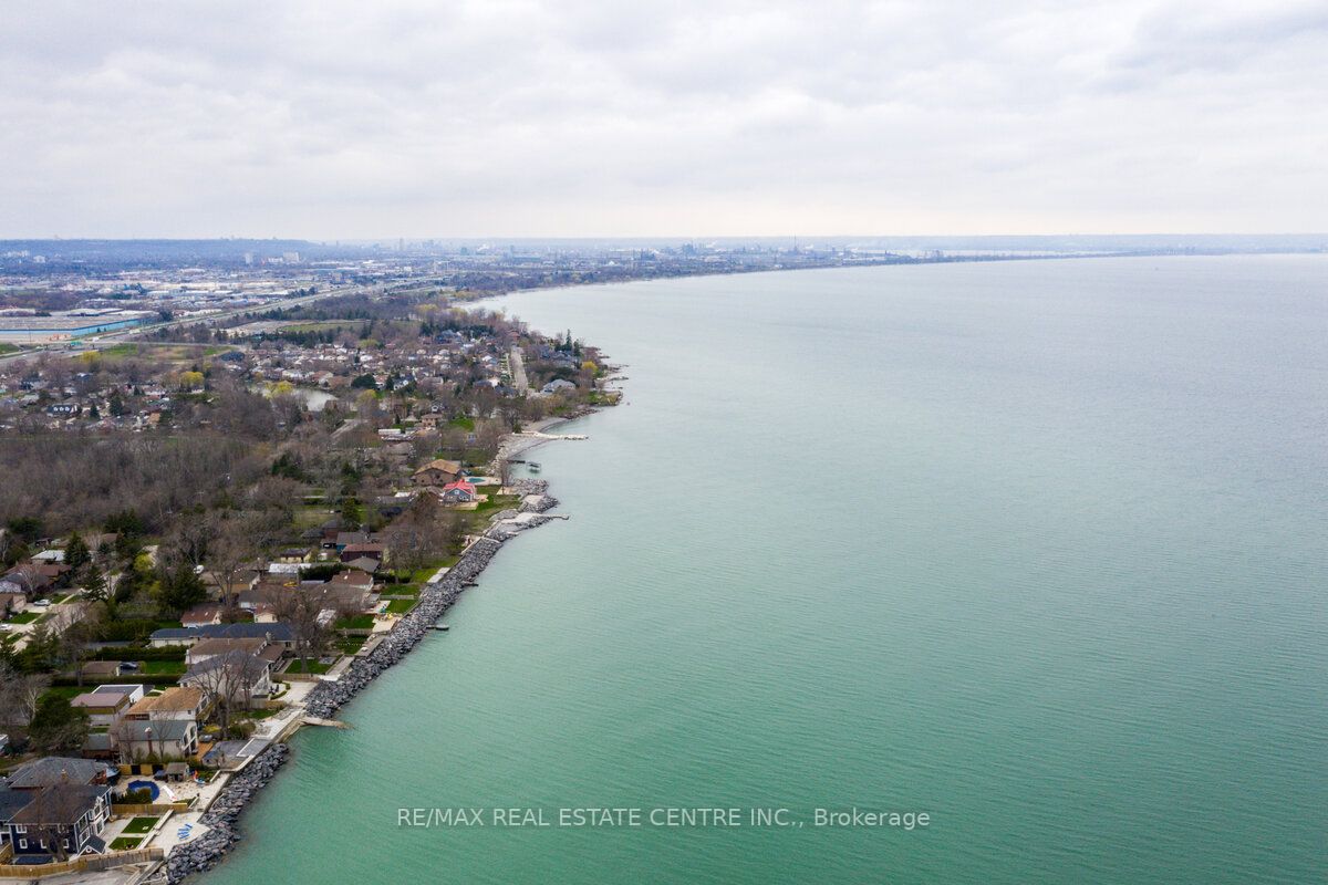 7 Waterview Dr