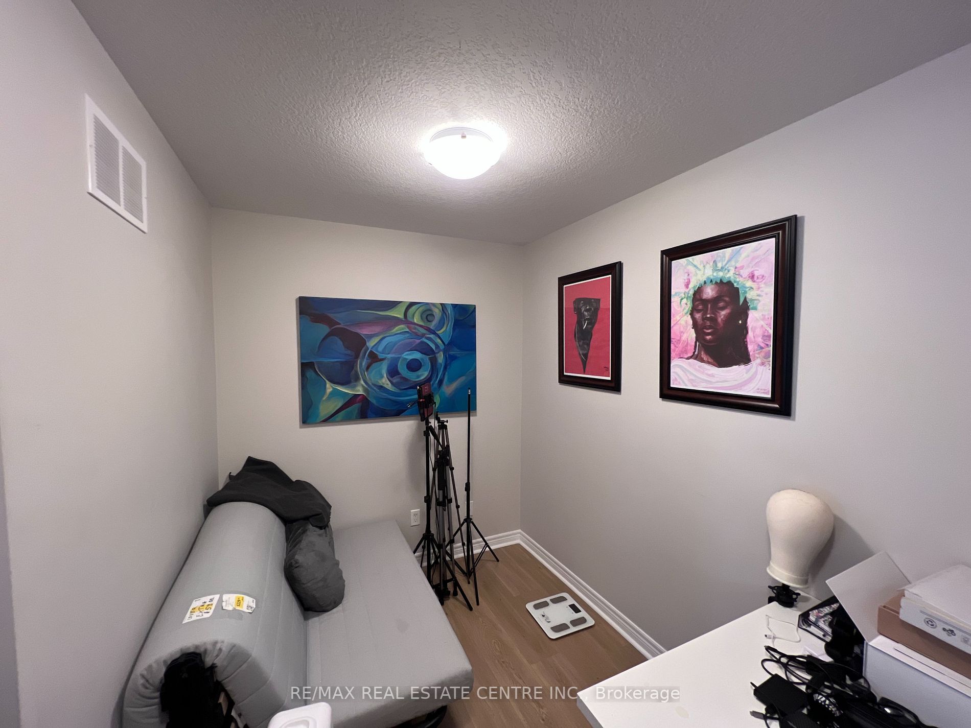 7 Waterview Dr
