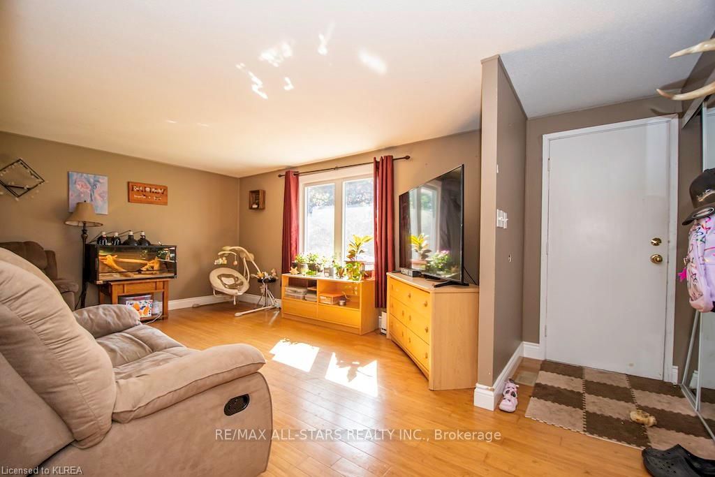 32 Sanderling Crescent