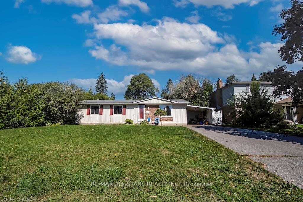 32 Sanderling Crescent