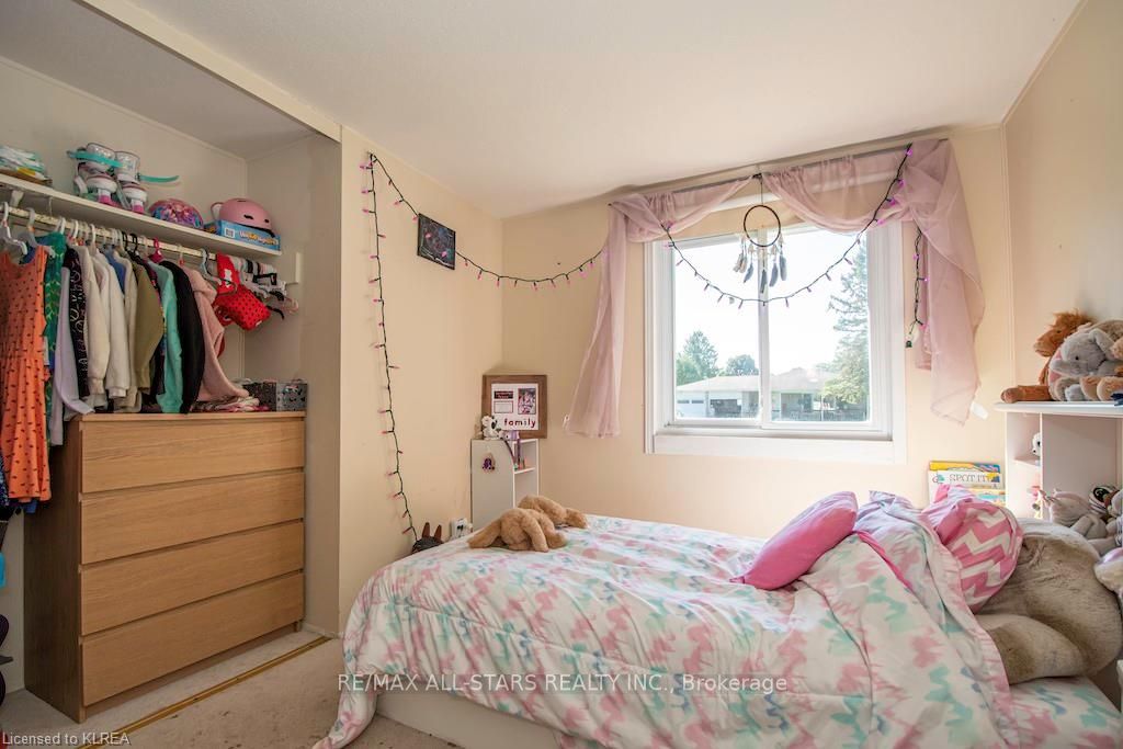 32 Sanderling Crescent