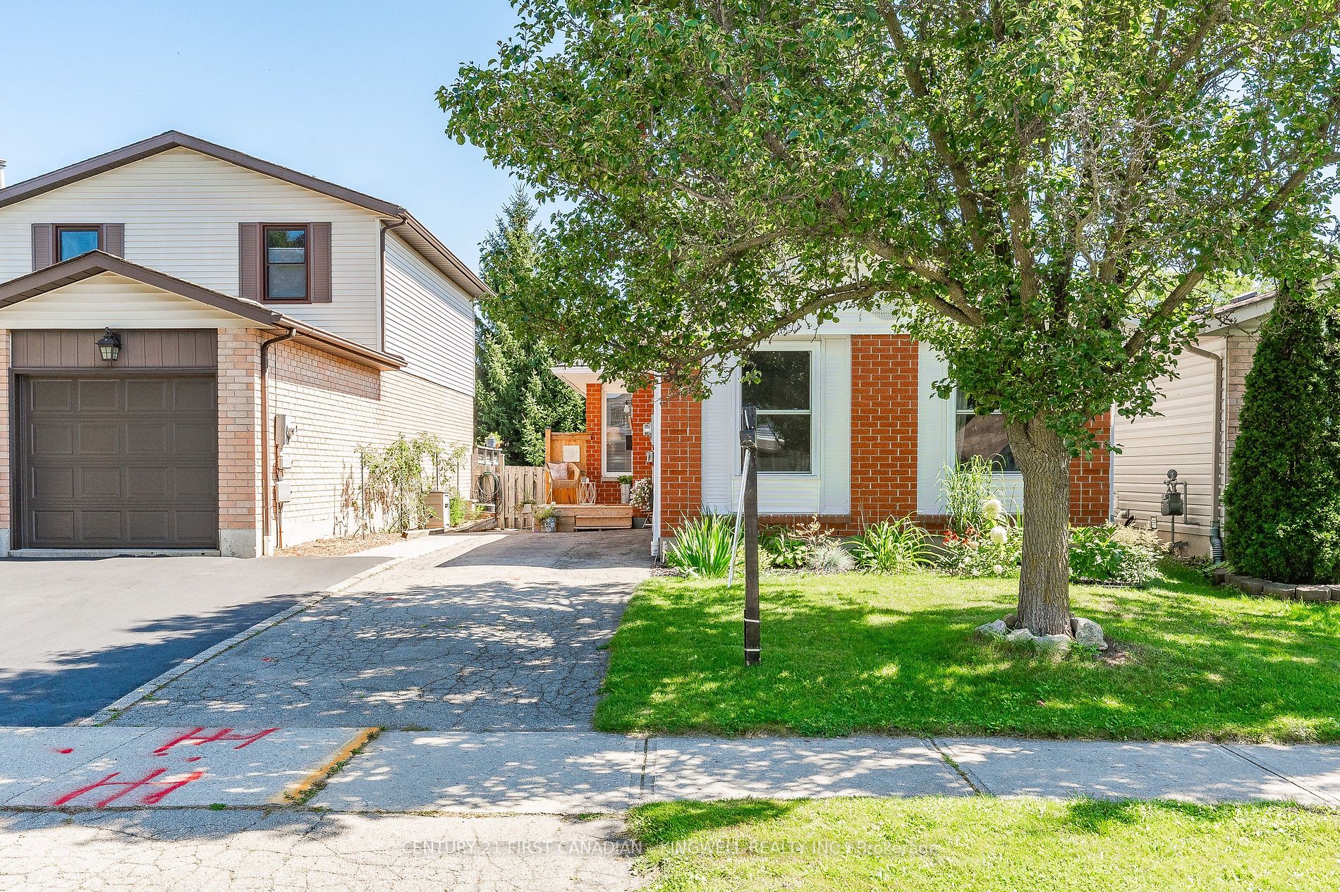 30 Crossingham Dr