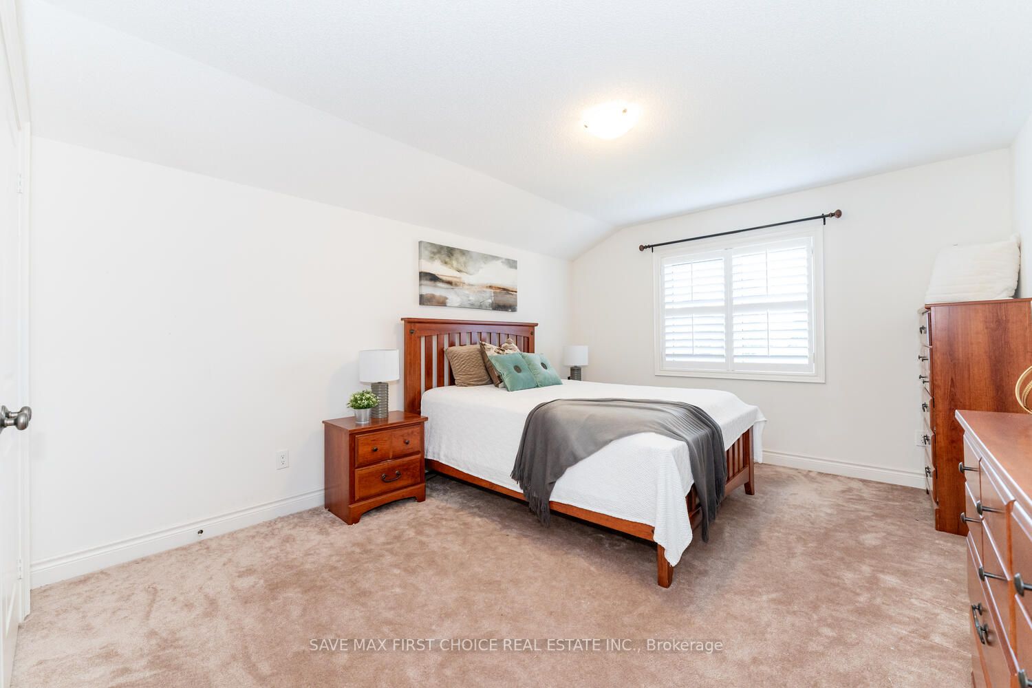 12 Anderson Avenue