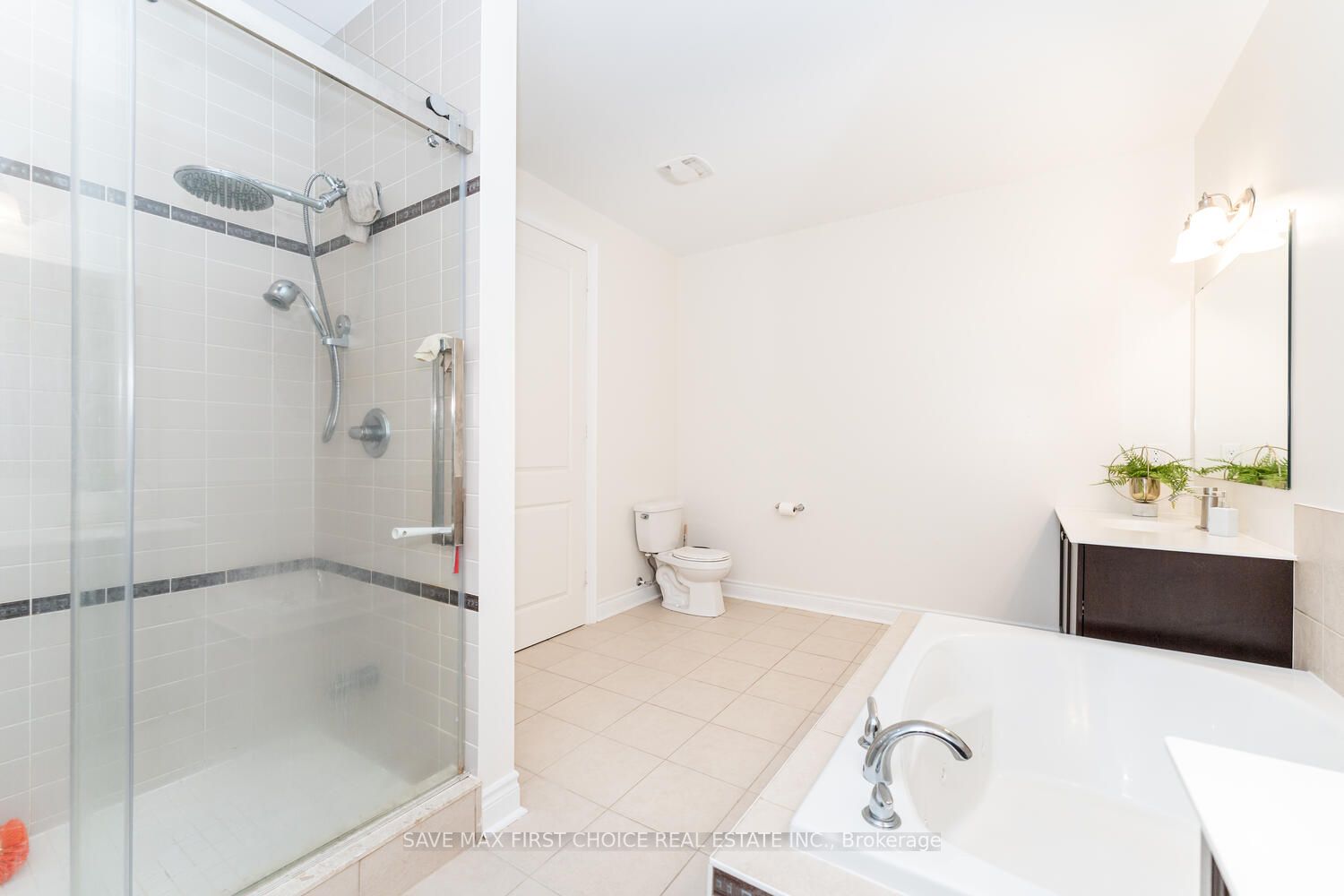 12 Anderson Avenue