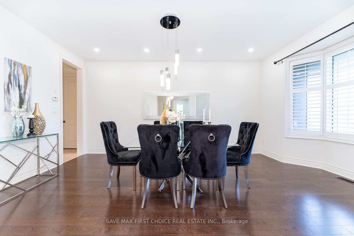 12 Anderson Avenue