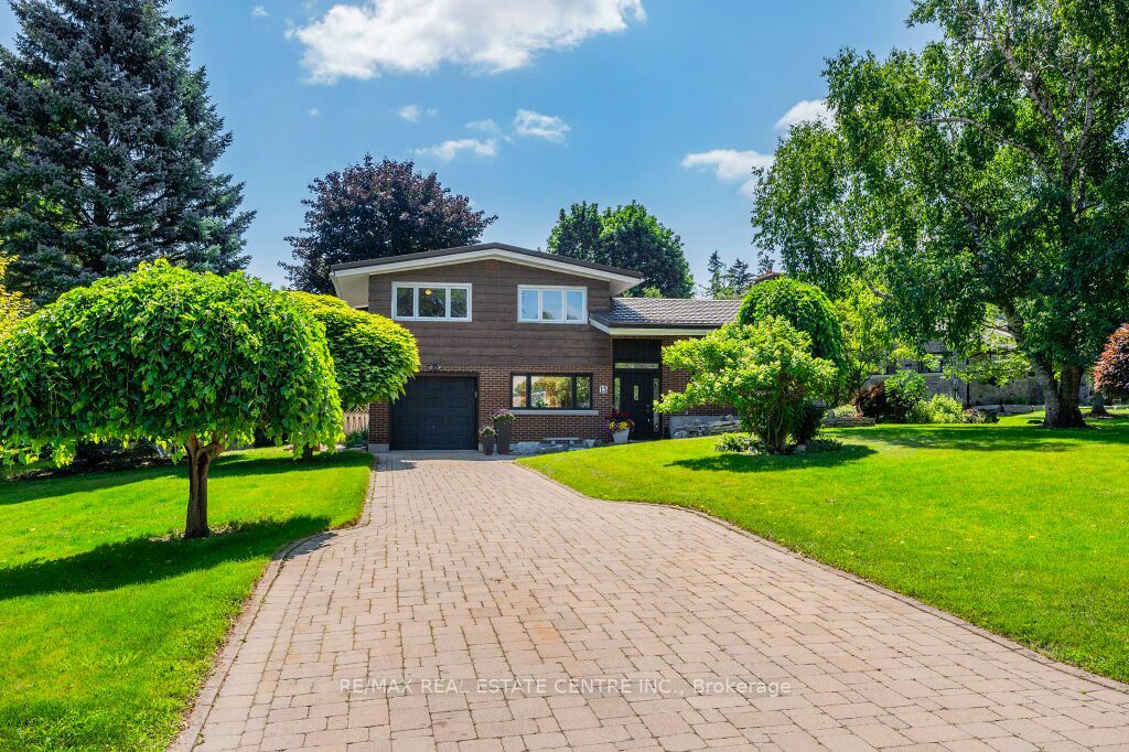 15 Orchard Cres
