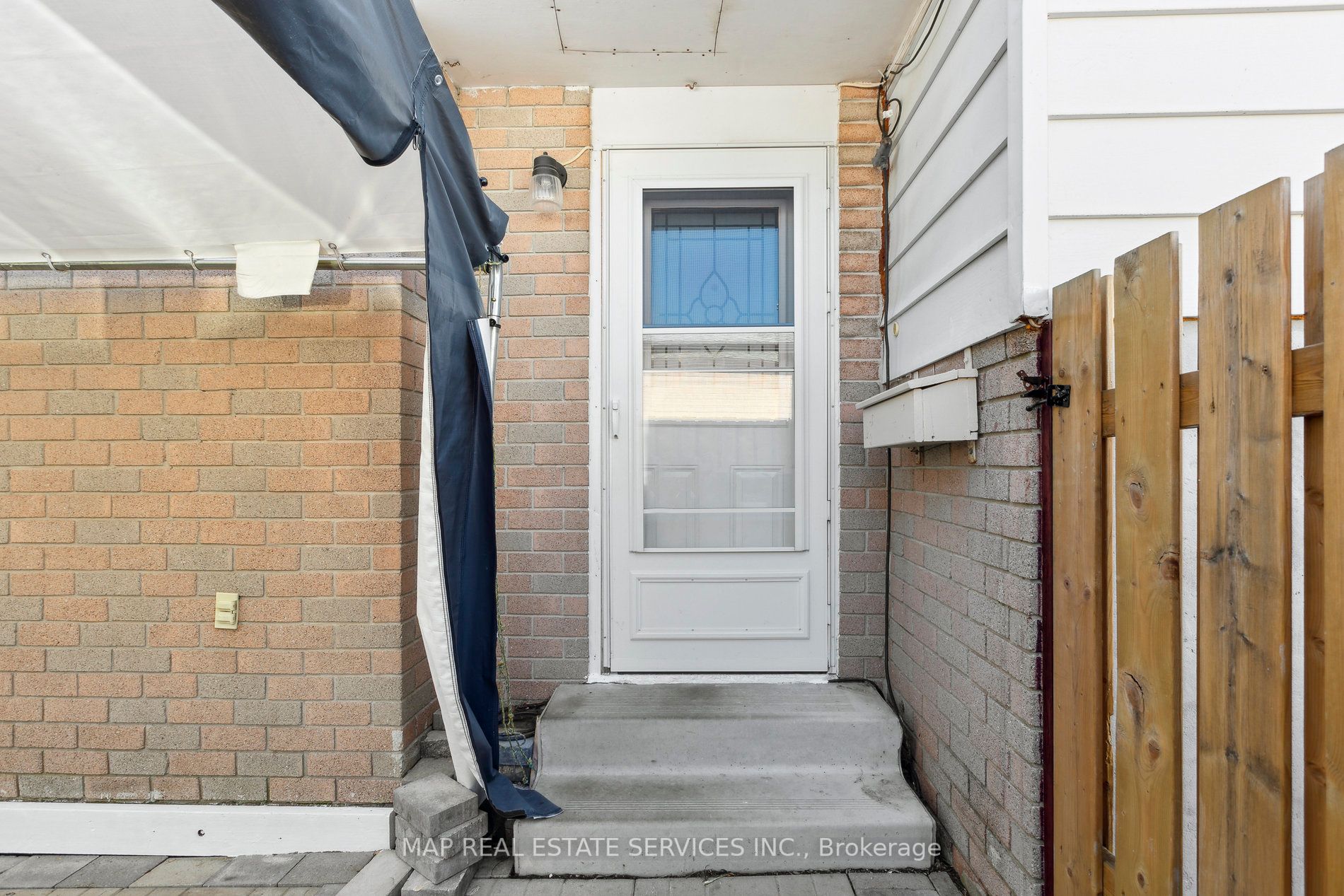 12 Eliot Place