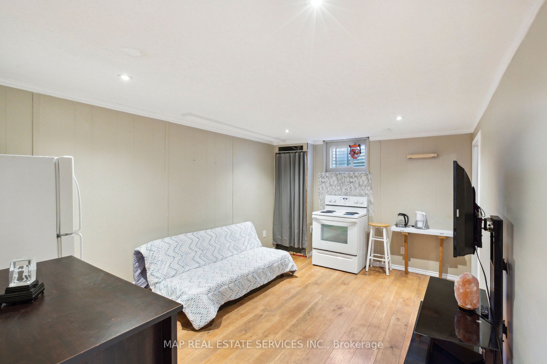 12 Eliot Place