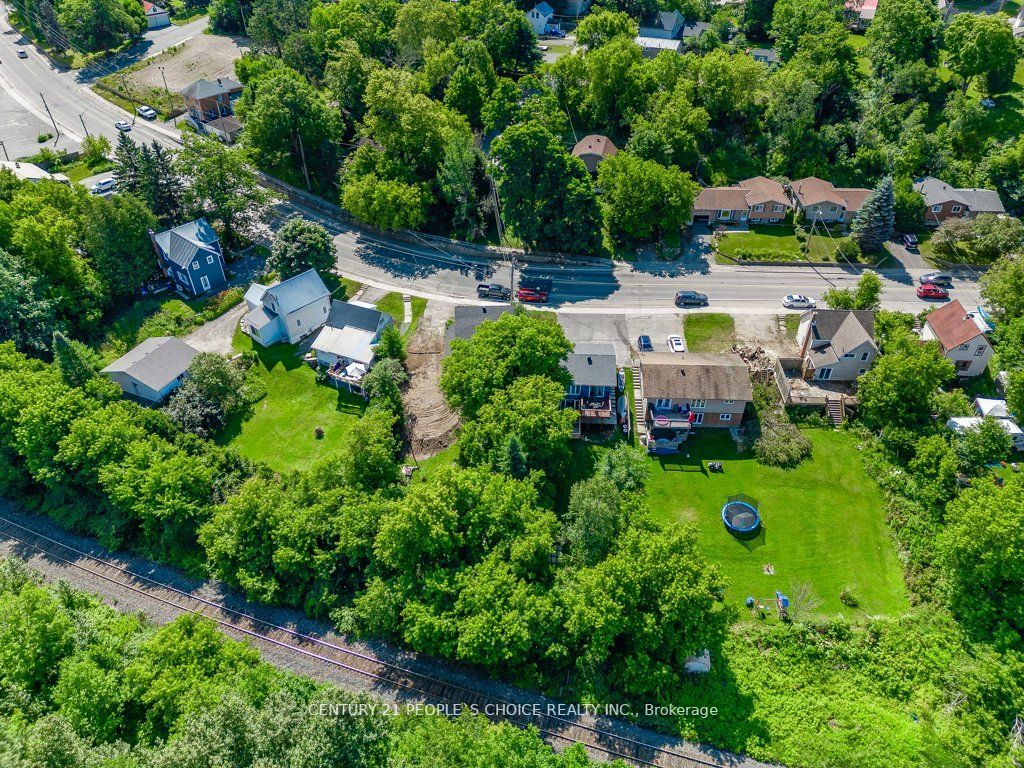 154 Main Street W