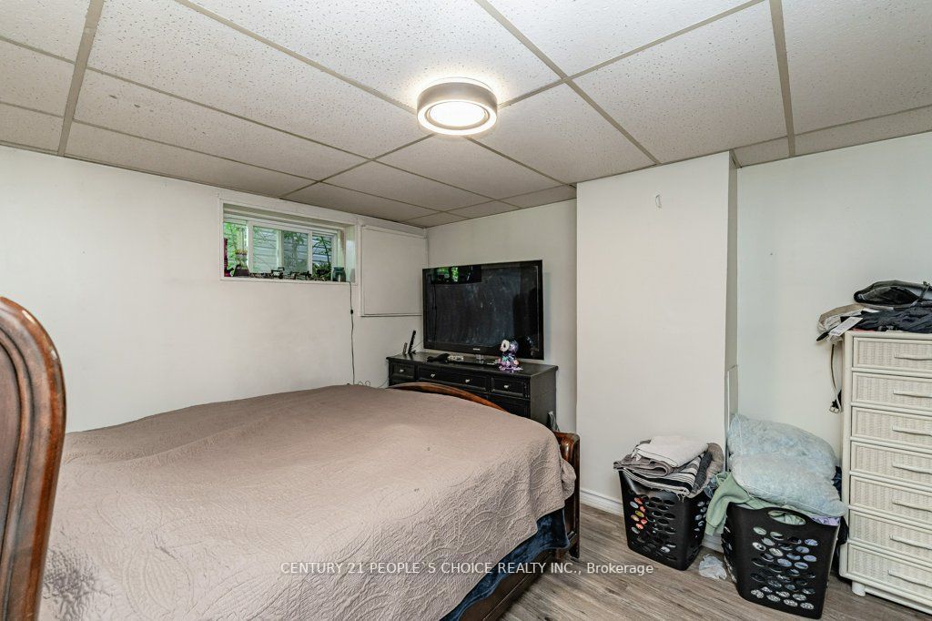 154 Main Street W