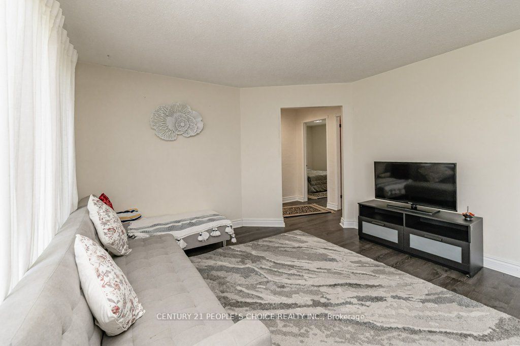 154 Main Street W