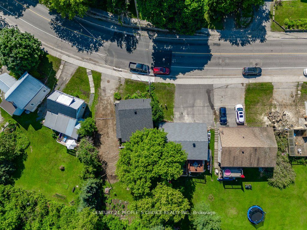 154 Main Street W