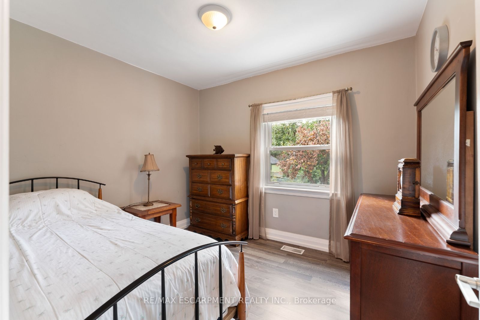 18 Woodbridge Rd