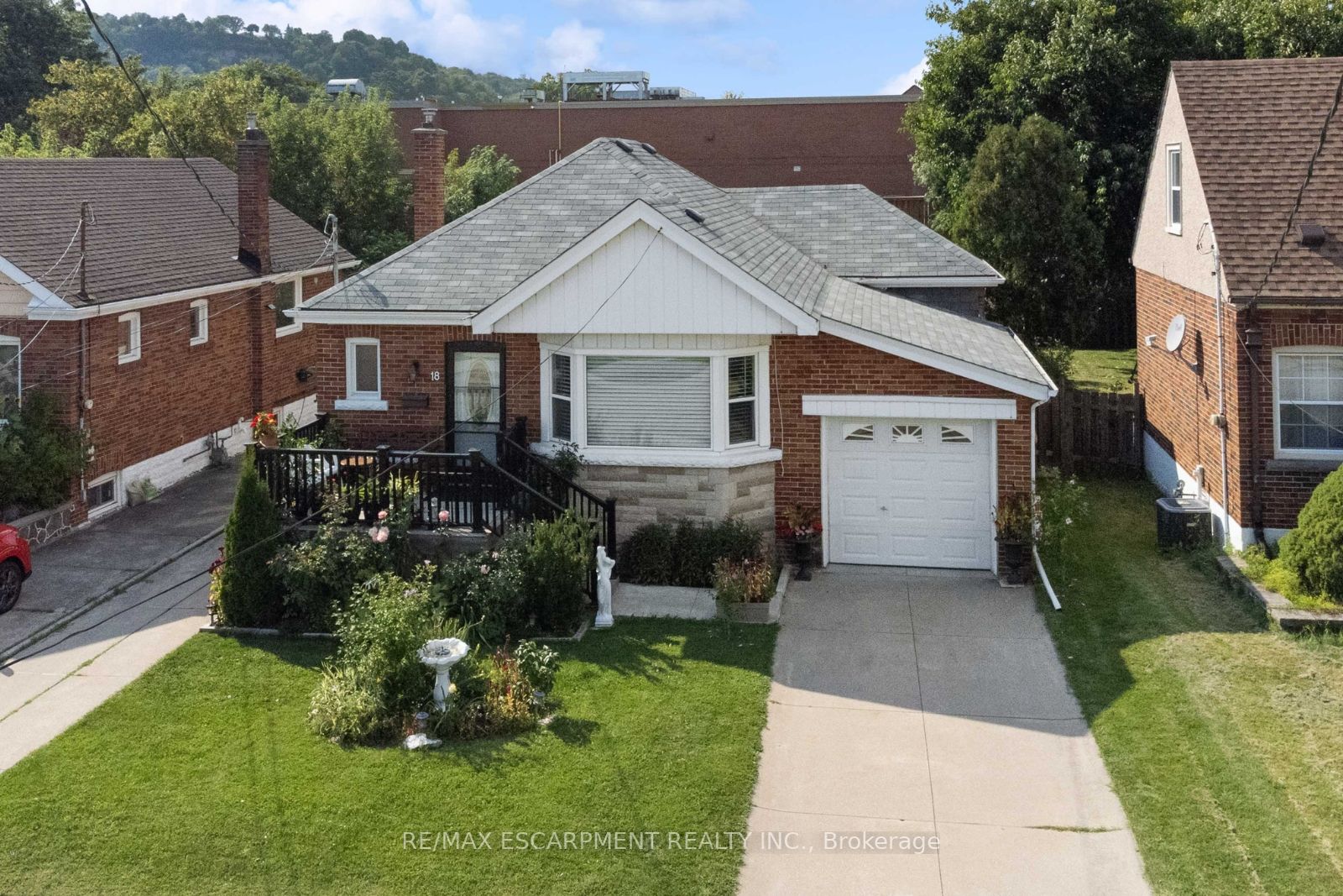 18 Woodbridge Rd