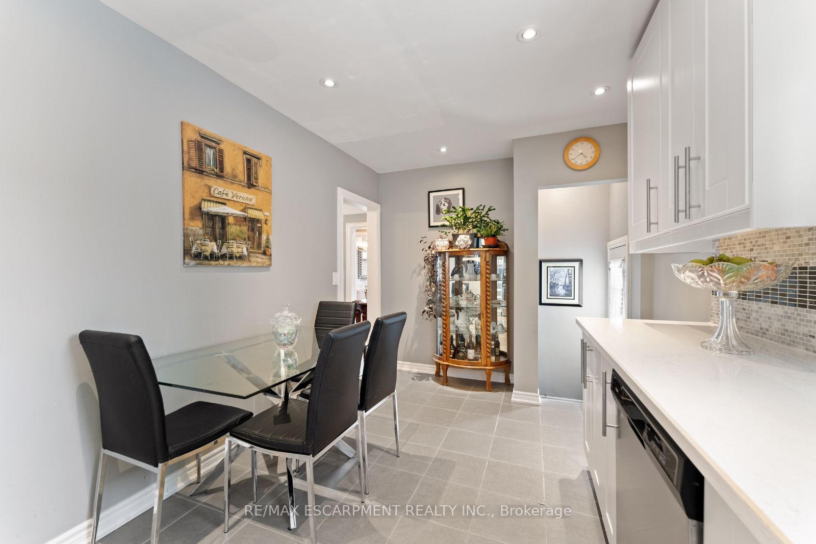 18 Woodbridge Rd