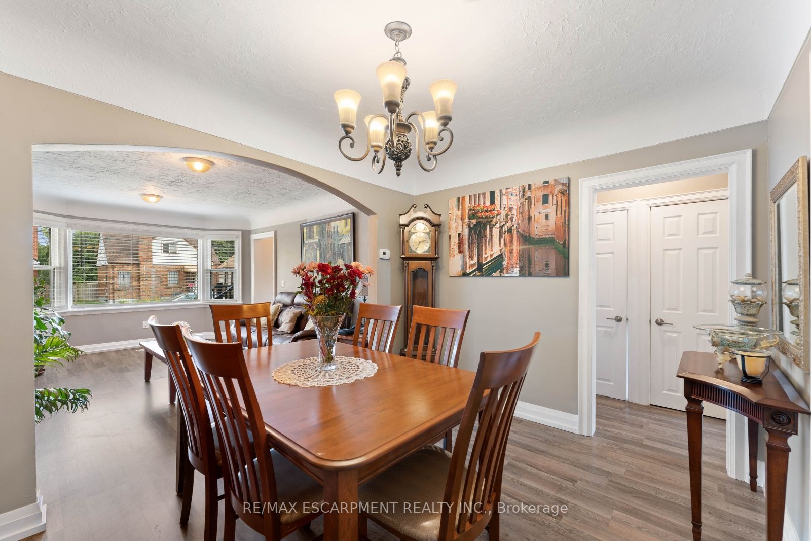 18 Woodbridge Rd