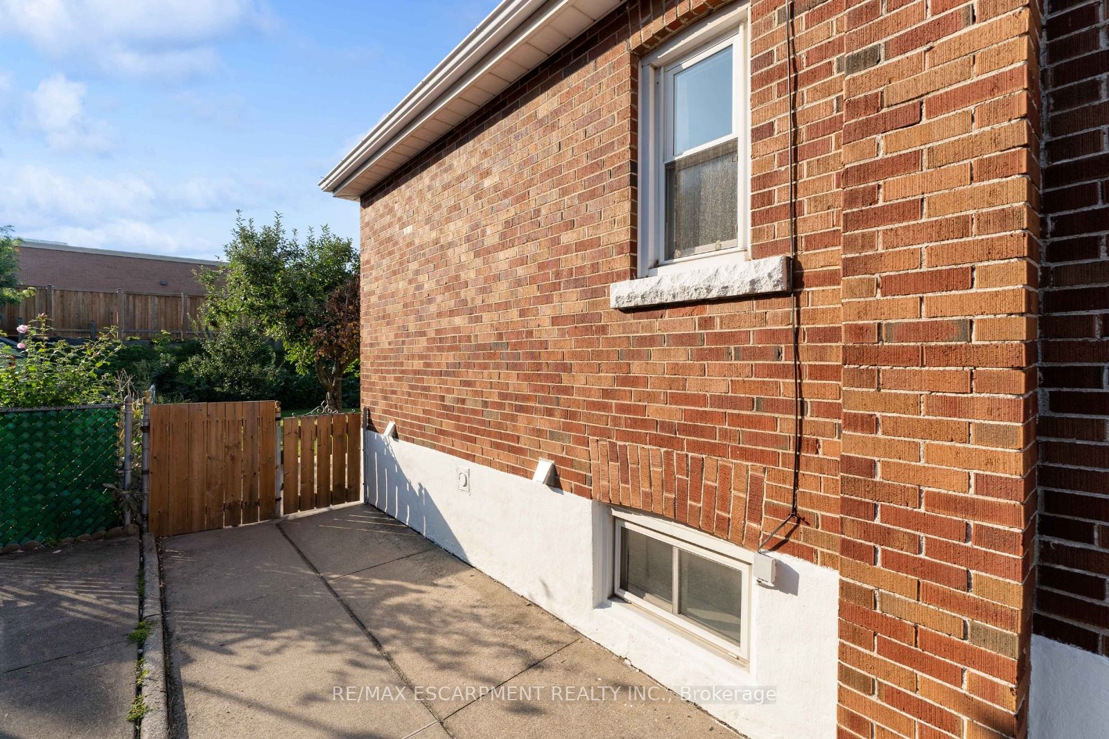 18 Woodbridge Rd