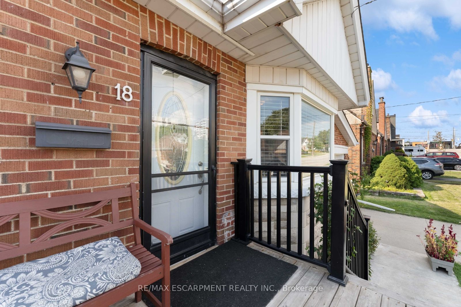 18 Woodbridge Rd
