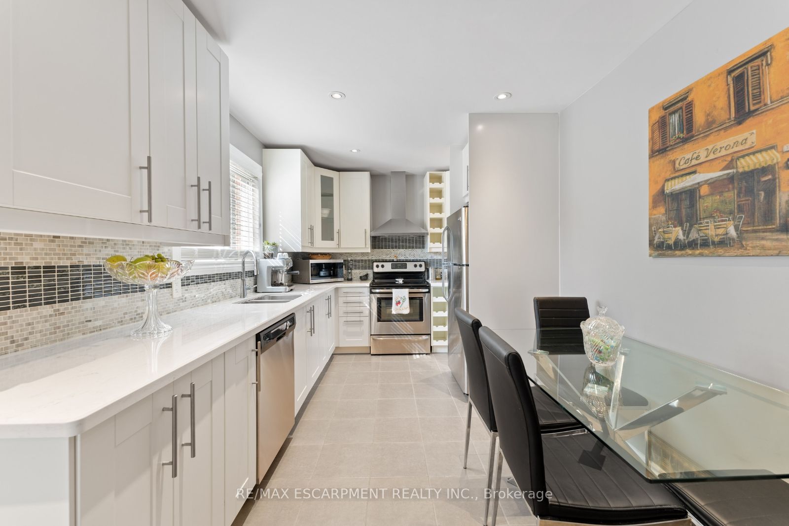 18 Woodbridge Rd