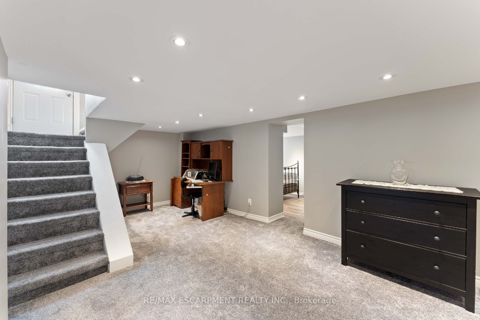 18 Woodbridge Rd