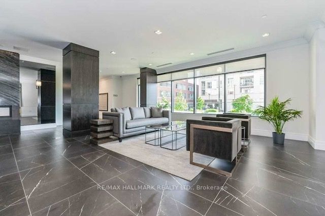 155 Caroline St, #Ph2103