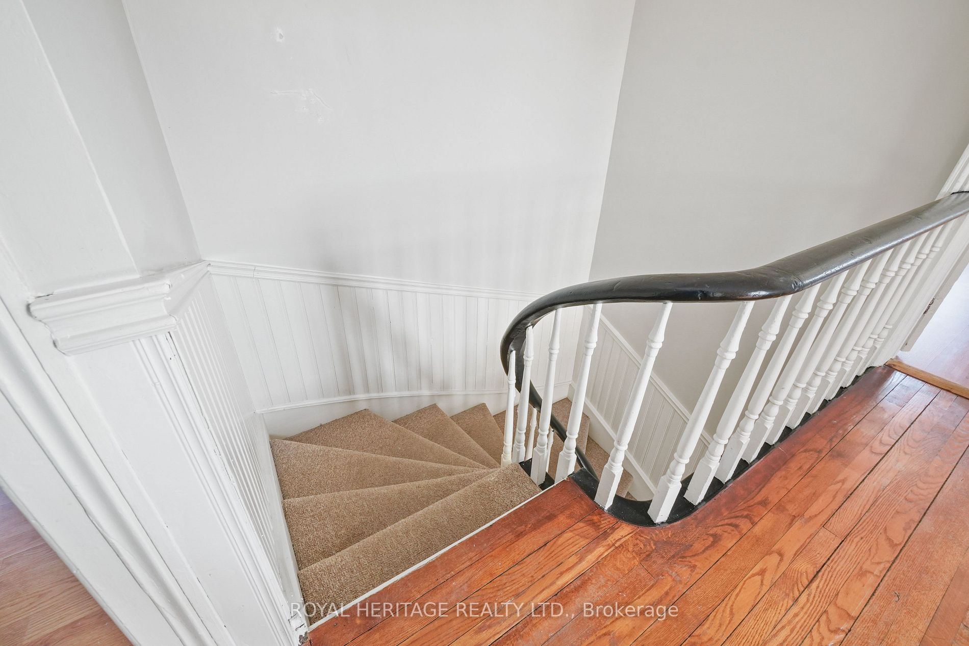 62 Bridge St W
