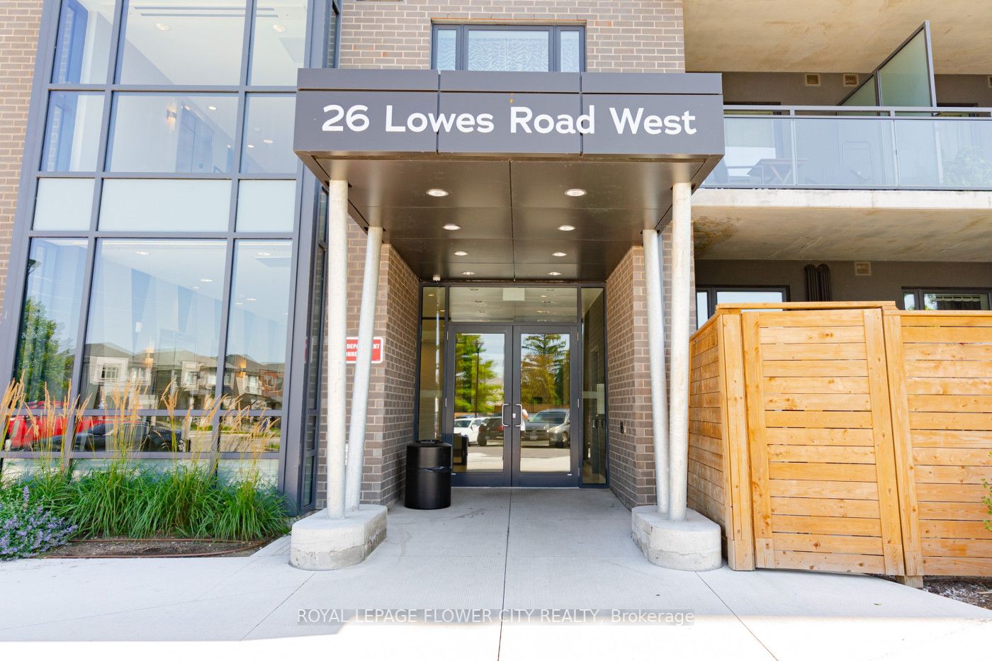 26 Lowes Rd W, #201