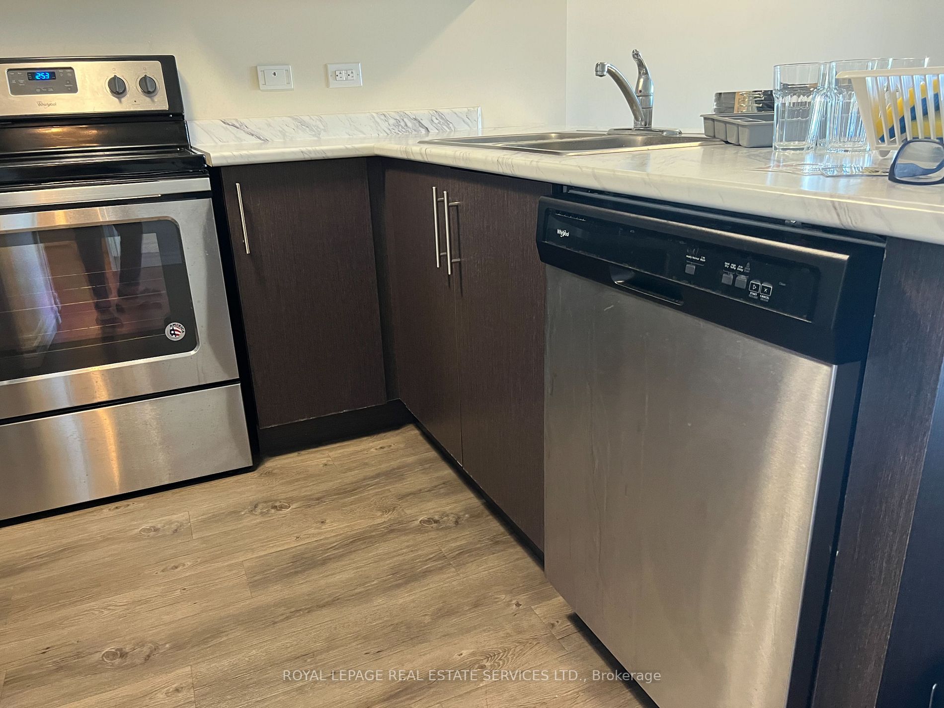 7 Kay Cres, #408
