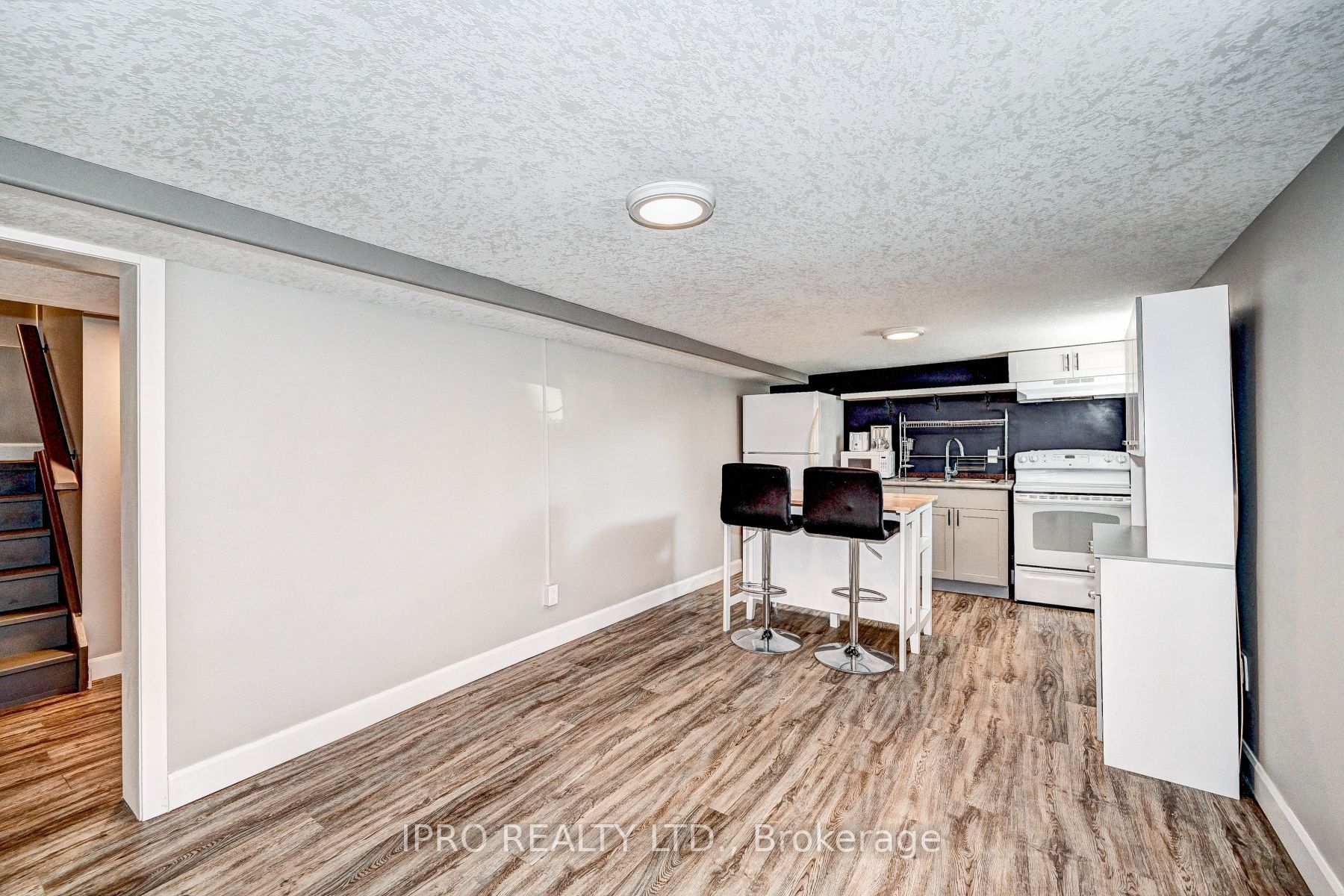 543 Weber Street E