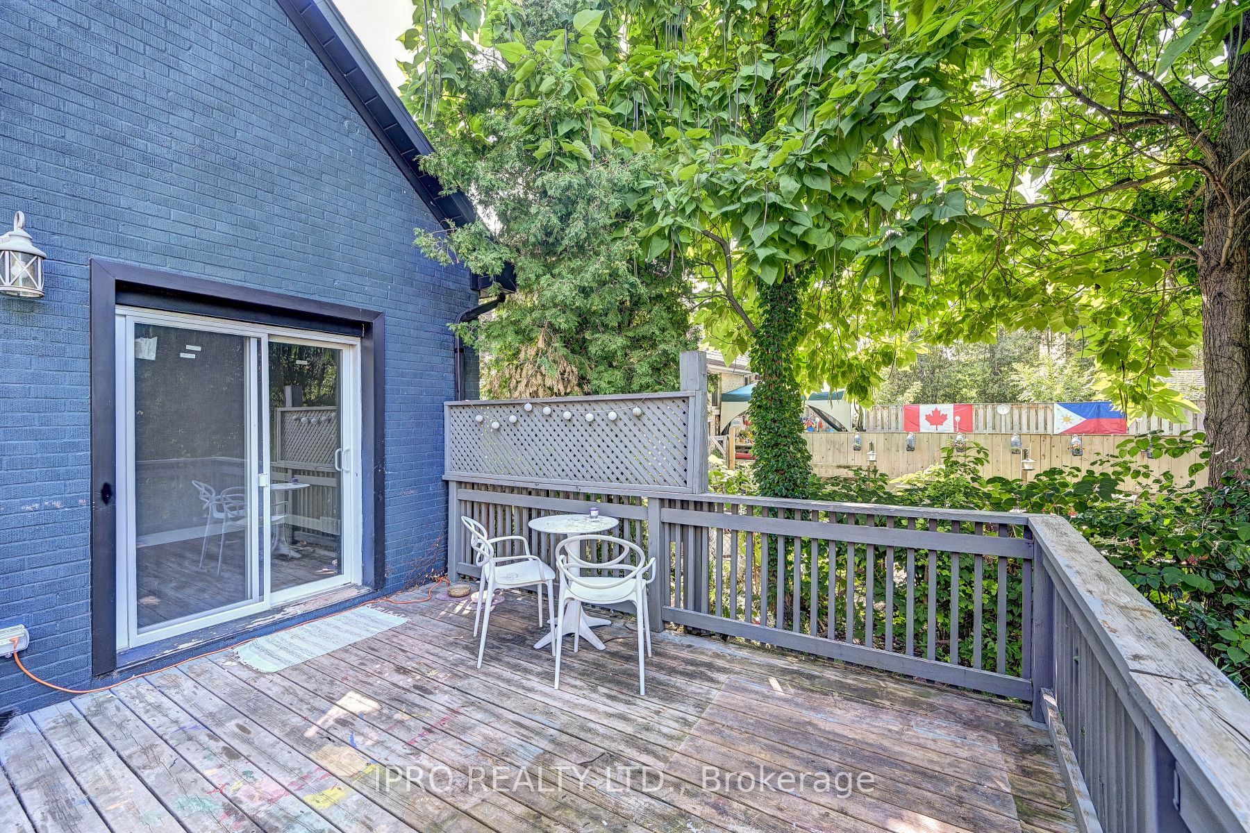 543 Weber Street E