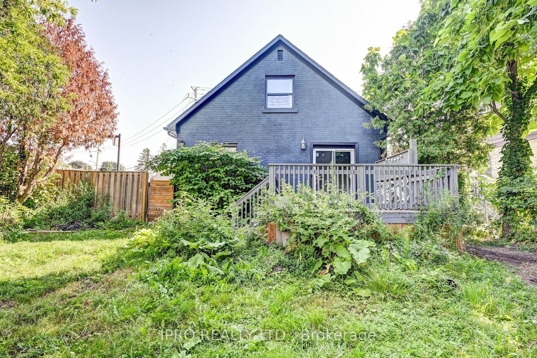 543 Weber Street E