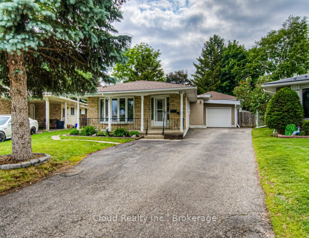 93 Roberts Cres