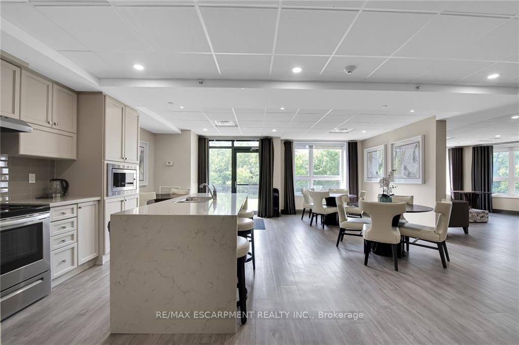 125 Shoreview Pl, #101