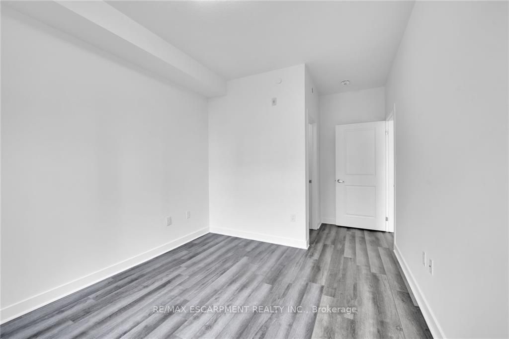 125 Shoreview Pl, #101