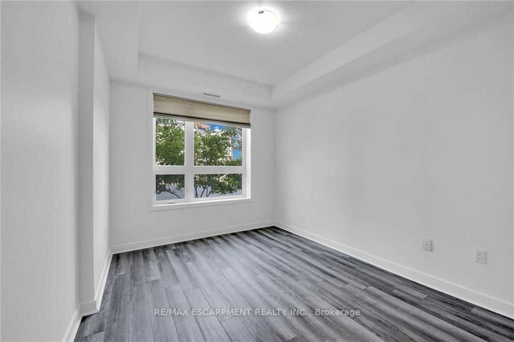 125 Shoreview Pl, #101