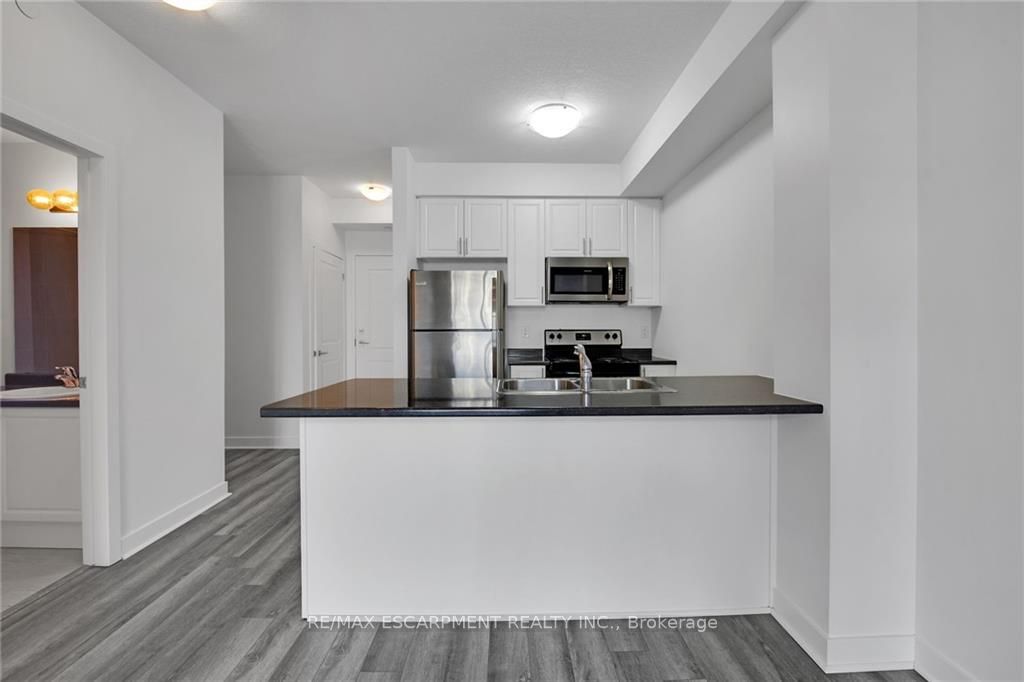 125 Shoreview Pl, #101