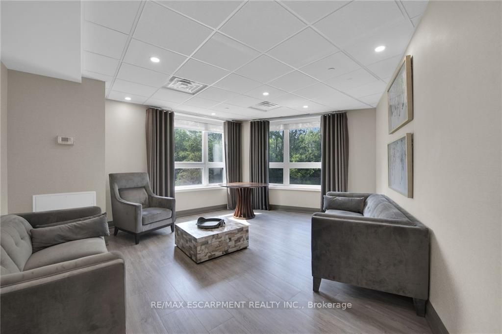 125 Shoreview Pl, #101