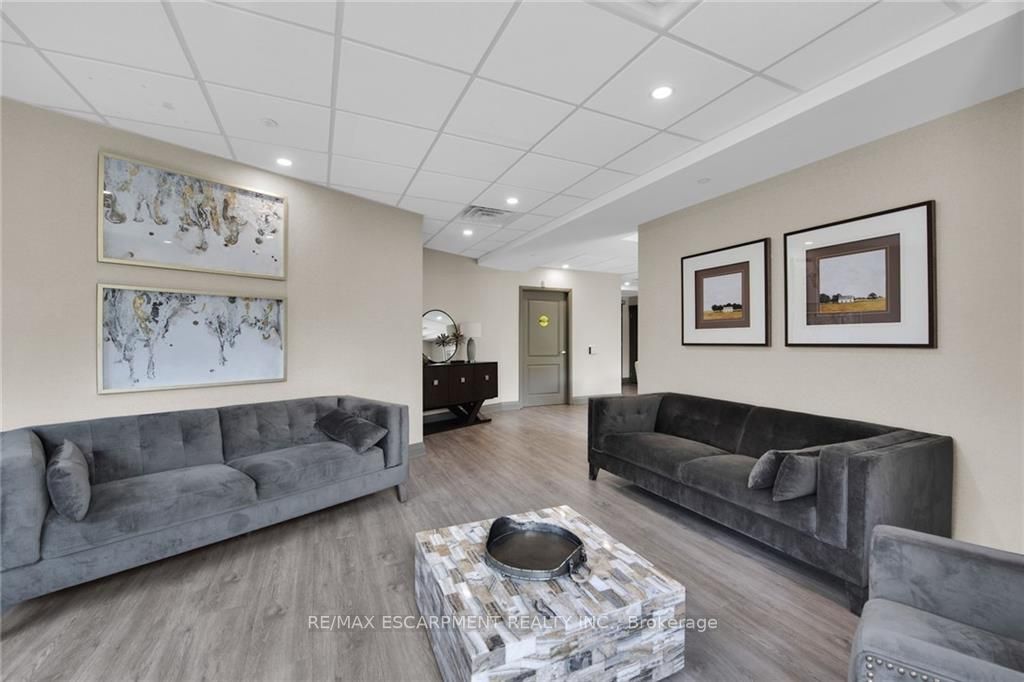 125 Shoreview Pl, #101