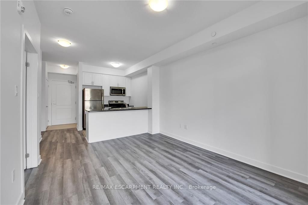 125 Shoreview Pl, #101