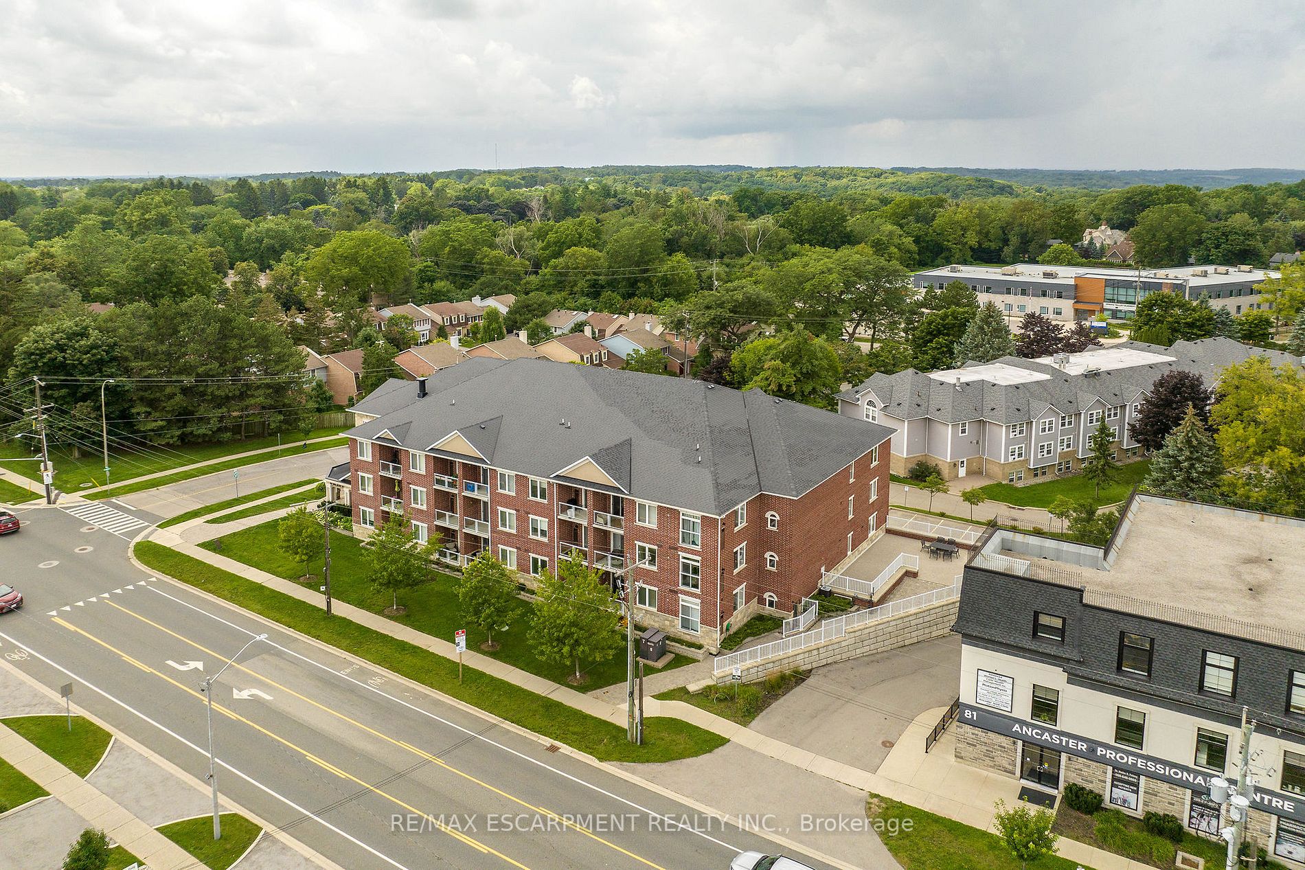 95 Wilson St W, #210