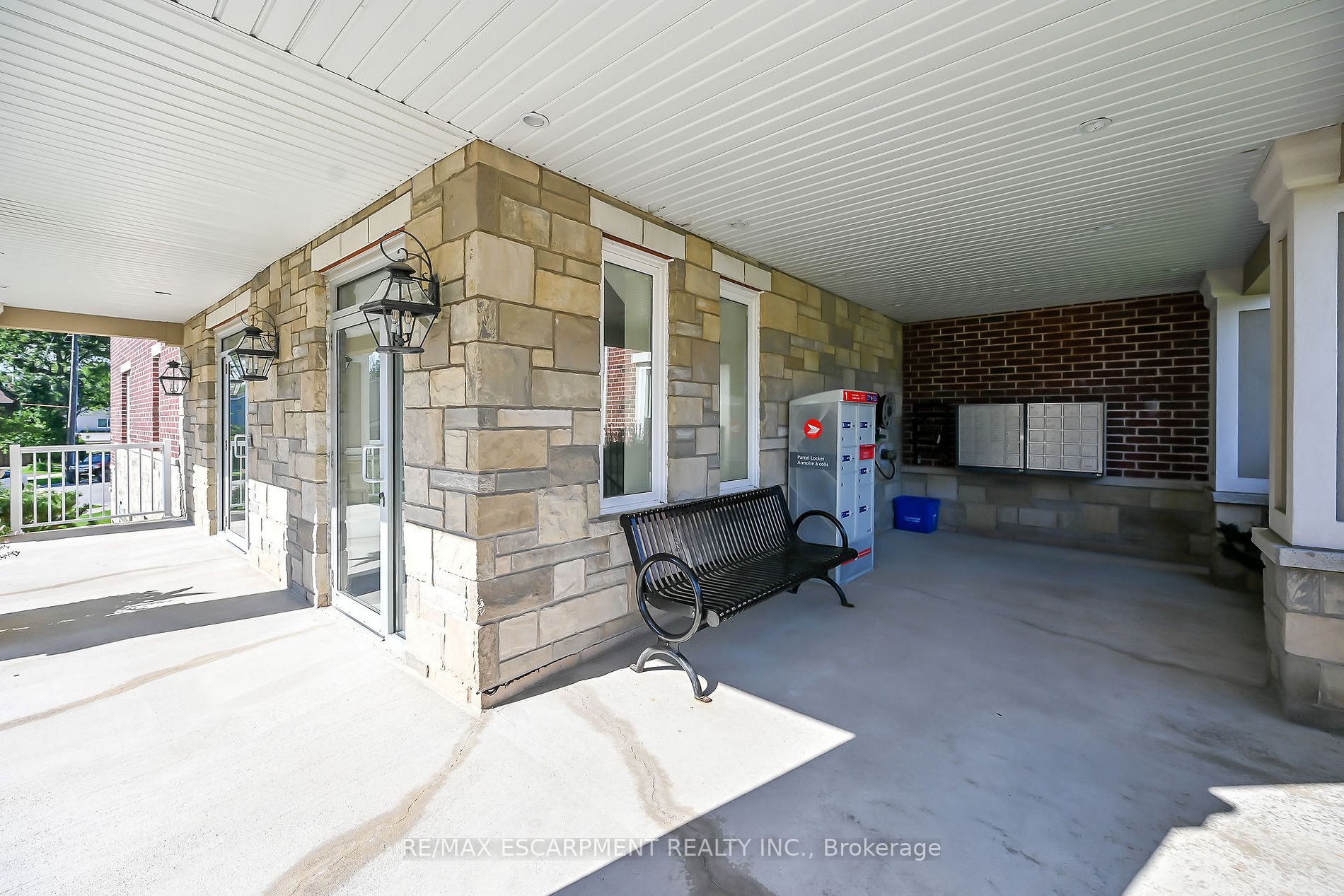 95 Wilson St W, #210