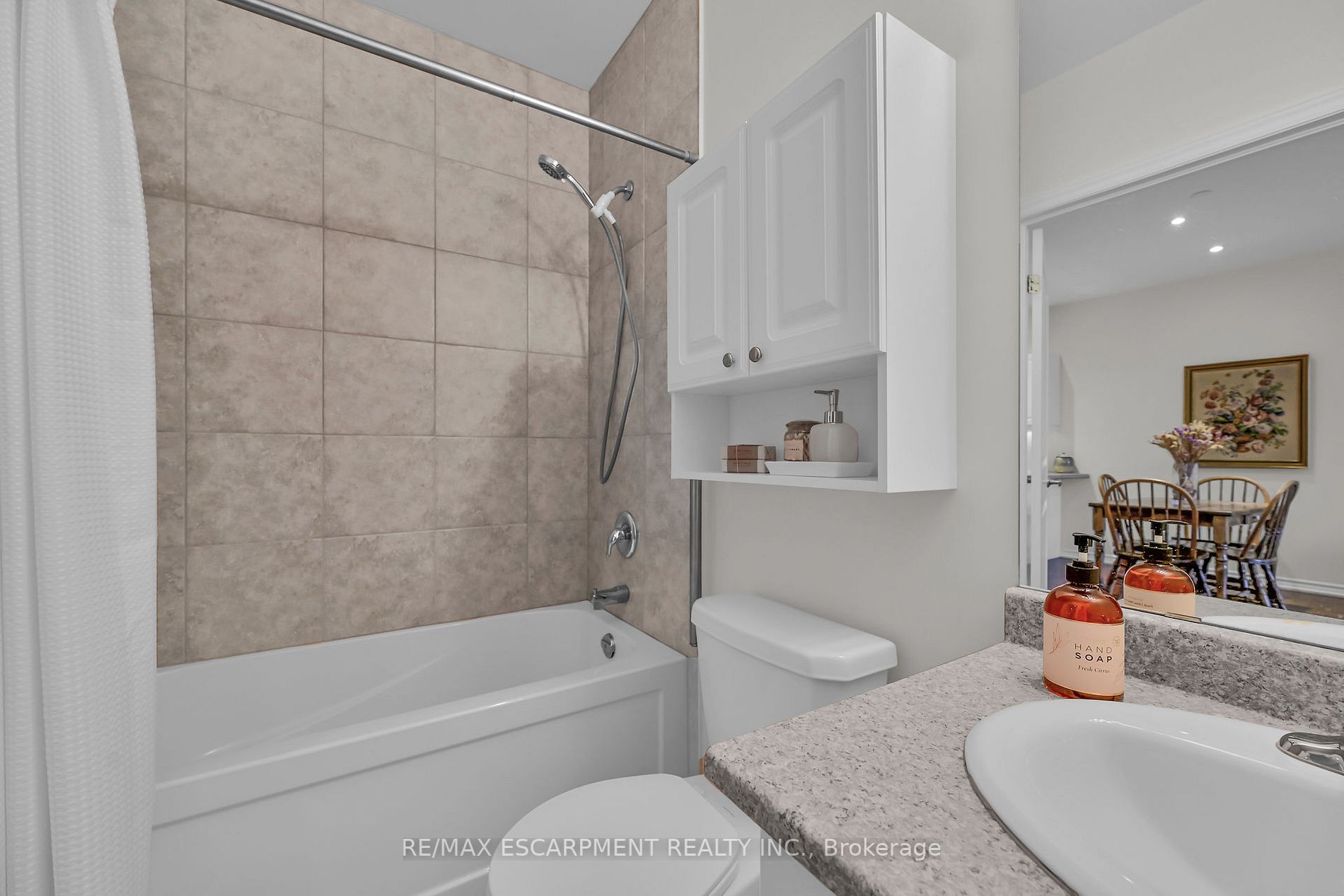 95 Wilson St W, #210