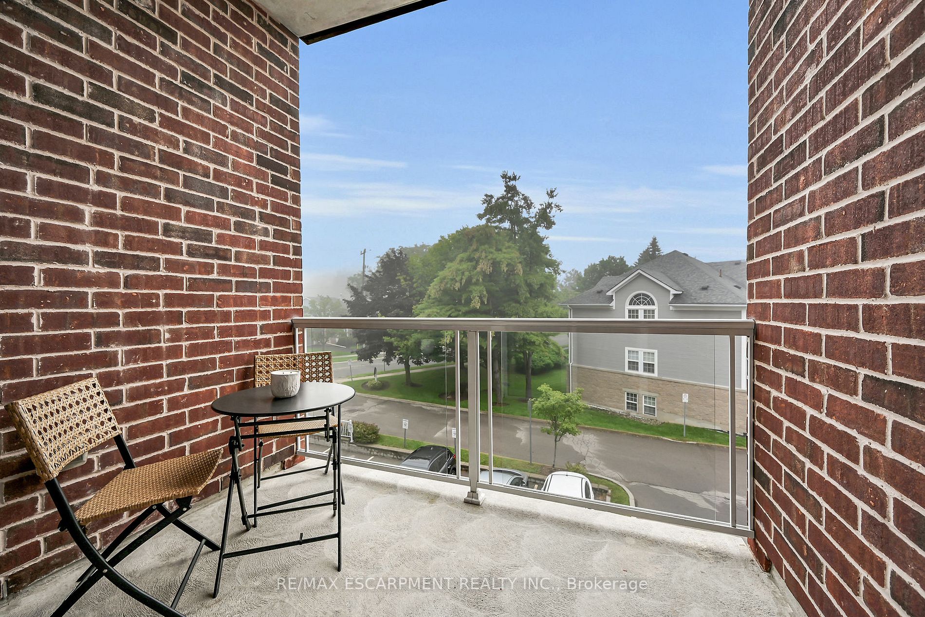 95 Wilson St W, #210