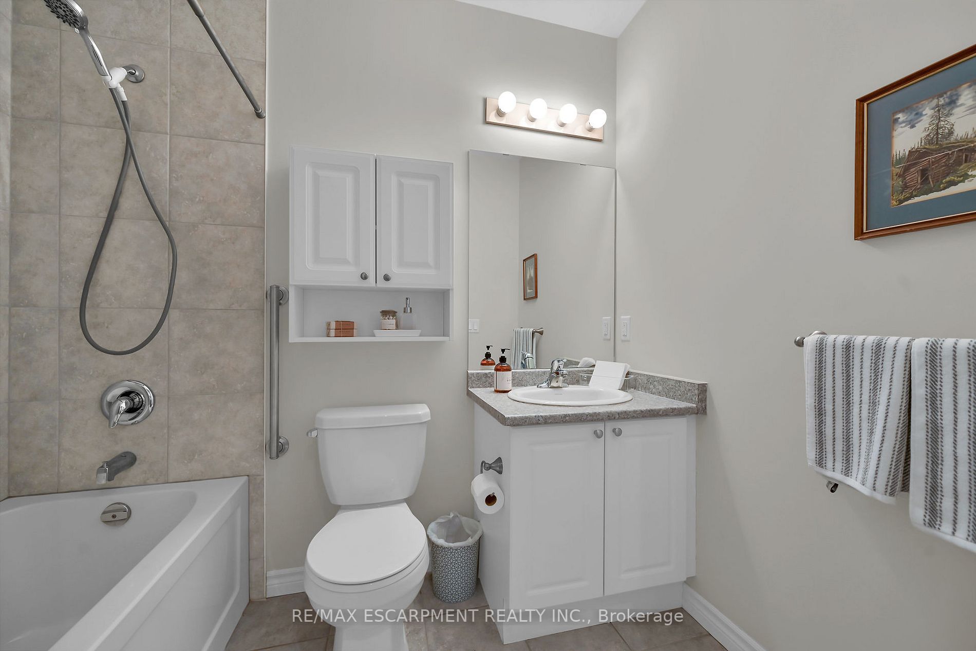 95 Wilson St W, #210