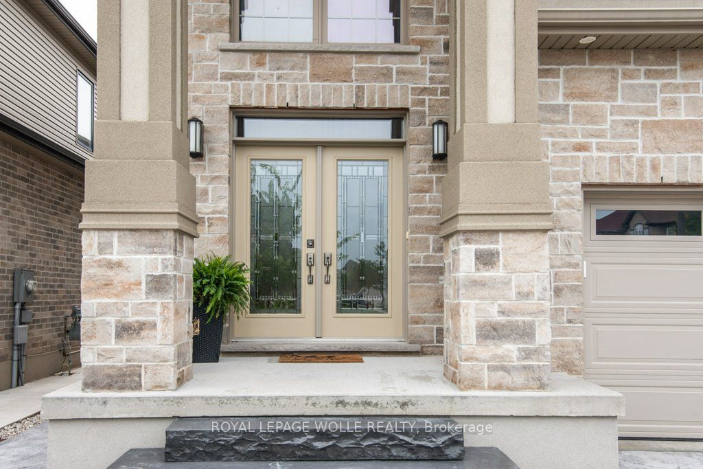 50 Watervale Dr