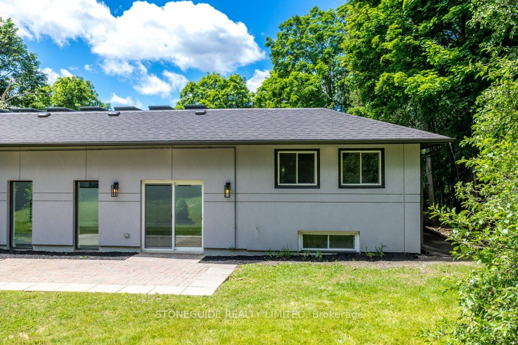 6 Weller Cres
