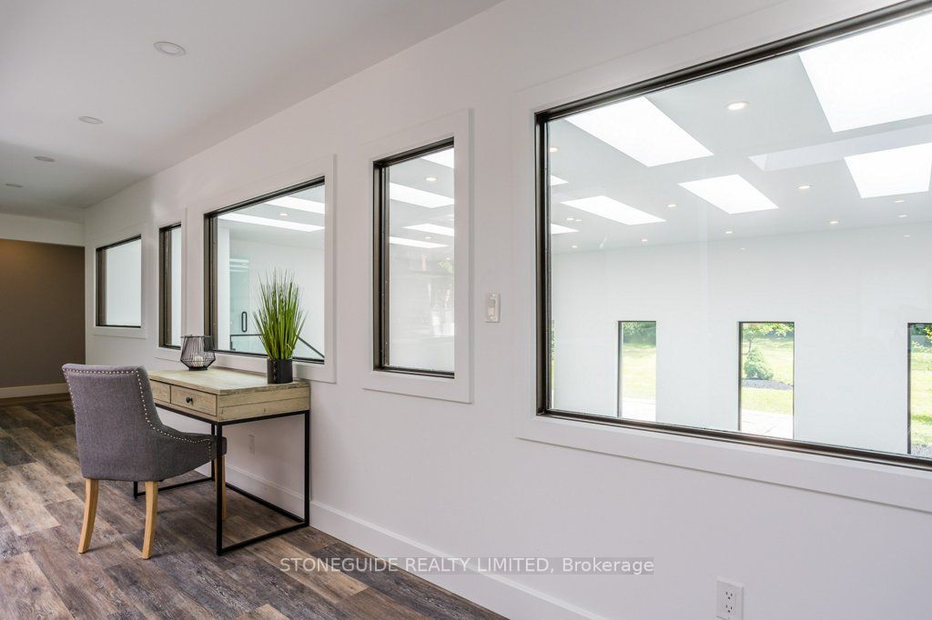 6 Weller Cres