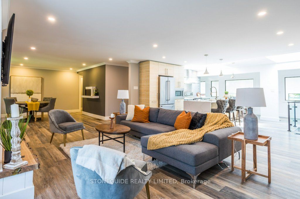 6 Weller Cres